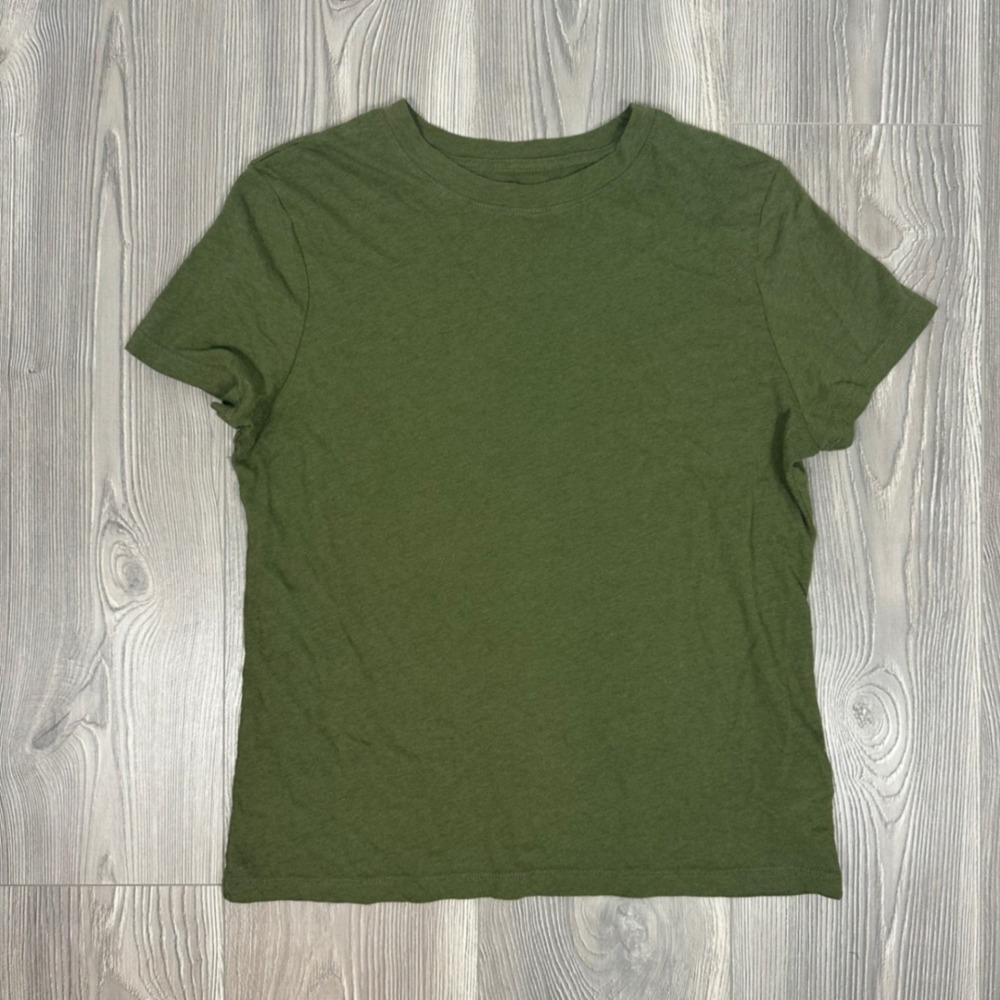 A New Day Olive Green Crewneck Tshirt - SIZE S Casual Basic‎ Minimalist Capsule